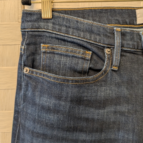 Frame Denim Women's Skinny Jeans in Dark Blue Wash - Picture 2 of 13